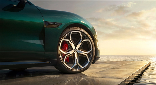 雷军公布新一代SU7销量最好的颜色 准车主:实车把我惊到了