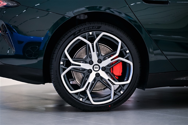 小米汽车第4款绿色来了！新一代SU7靛石绿实拍 雷军：高级而不张扬