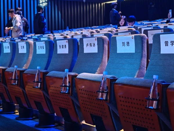 新一代小米SU7发布会请来半个车圈嘉宾：多位车企大佬现身