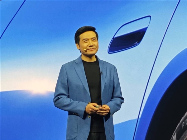 新一代小米SU7首发！雷军六个字概括小米蛟龙底盘：精准、稳定、安全