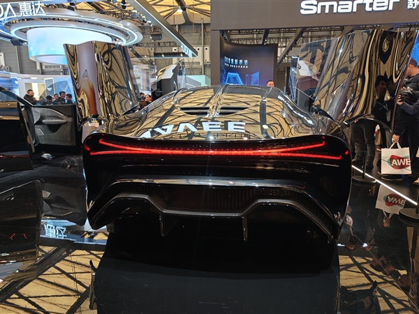 探路发布两款概念车：剪刀门轿跑超拉风 百公里加速1.8秒