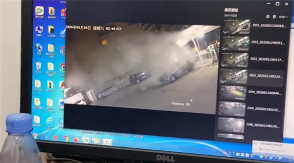 奔驰EQB自燃烧成壳 车主：厂家拖了2个月才处理 代步车也没有