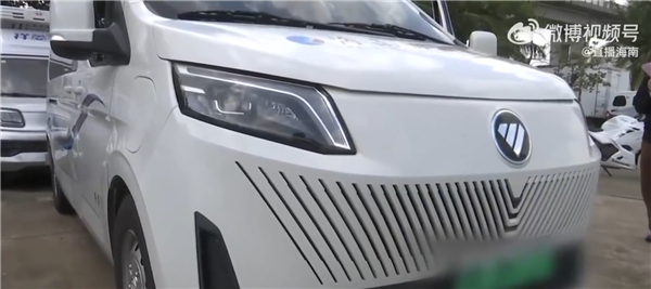 新车提车一月锈迹斑斑!车主质疑买到“库存车” 4S店全程未告知