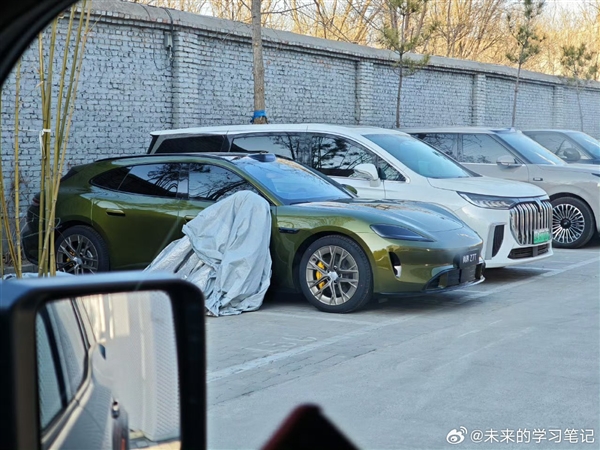 鸿蒙智行首款猎装 尚界Z7T实车曝光：绿色车漆很吸睛