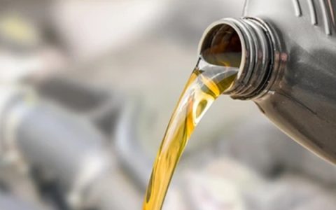 油价暴涨的超级赢家：电动汽车