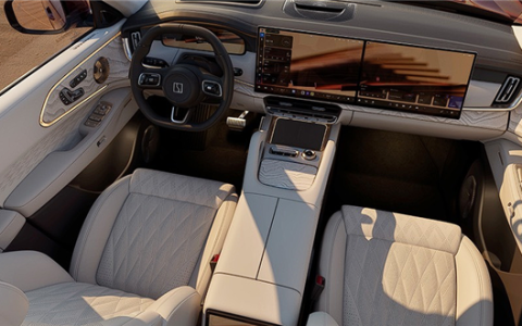 吉利版“宝马X5”登场 极氪8X内饰公布：用上宾利同款音响