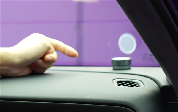 全新问界M6内饰解禁：整车10磁吸点位 副驾灵感橱窗创意太绝