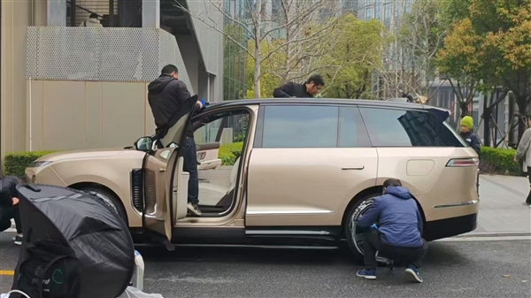 比劳斯莱斯库里南还大 全新蔚来ES9实车曝光:气场太强