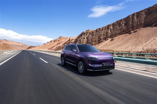 假日高速大堵车刚需！赛力斯“车载便器”专利正式获批