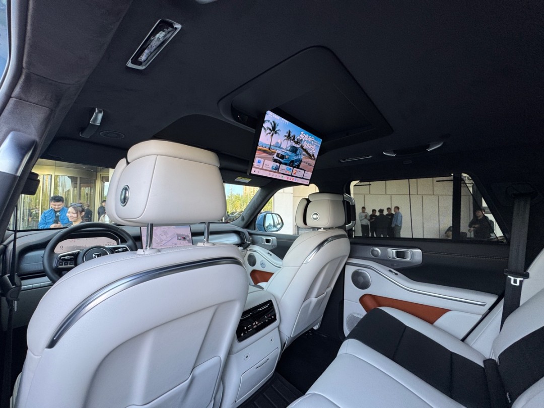 非承载车身首搭VLA智驾 全新坦克700正式上市：售价42.8万起