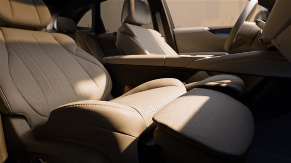 定价区间16-21万 别克至境E7预售：全系都配真龙插混Pro