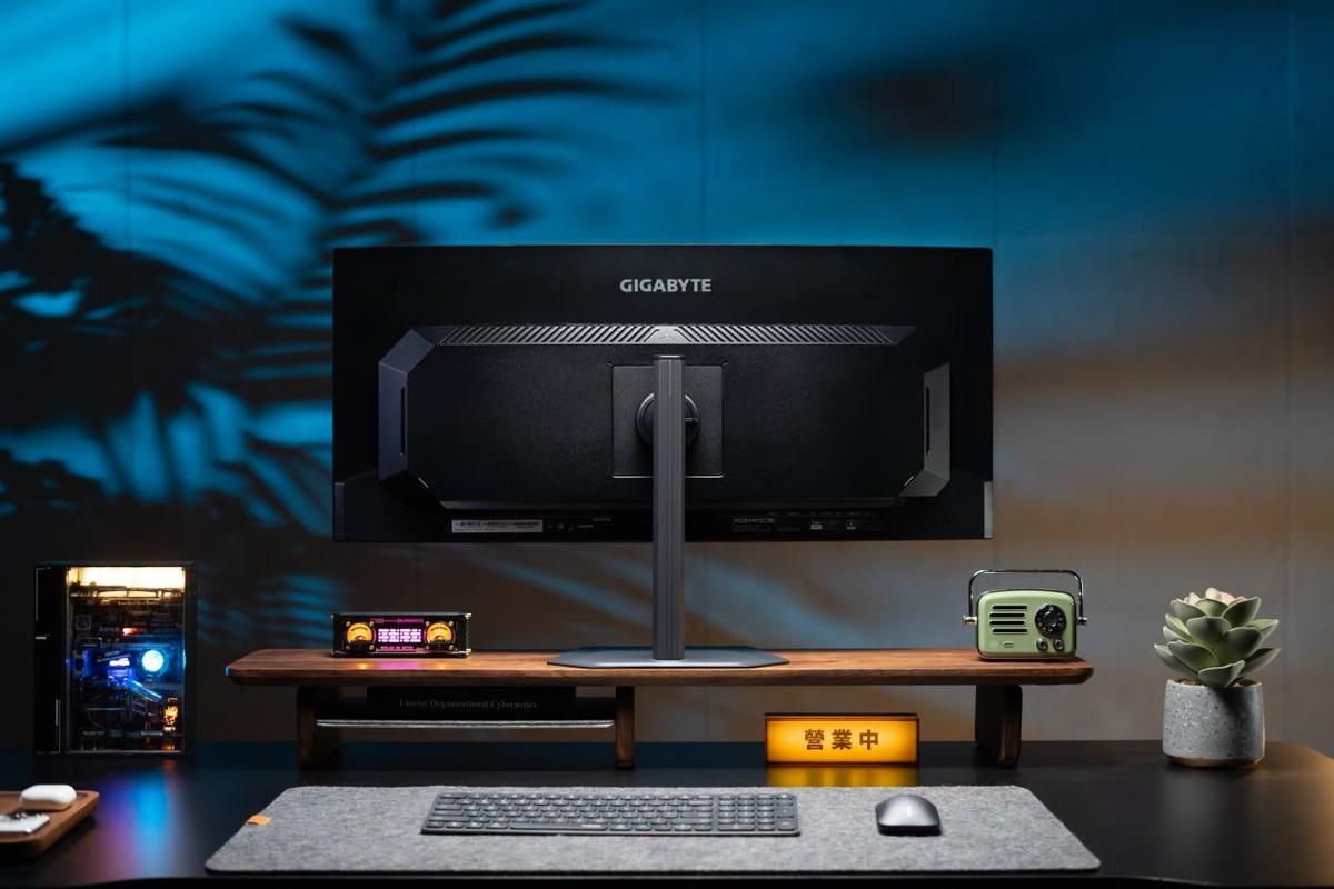 34寸QD-OLED高端带鱼屏! 技嘉MO34WQC36电竞显示器测评