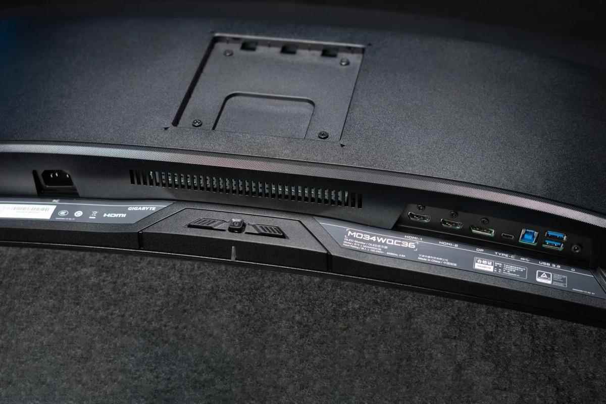 34寸QD-OLED高端带鱼屏! 技嘉MO34WQC36电竞显示器测评