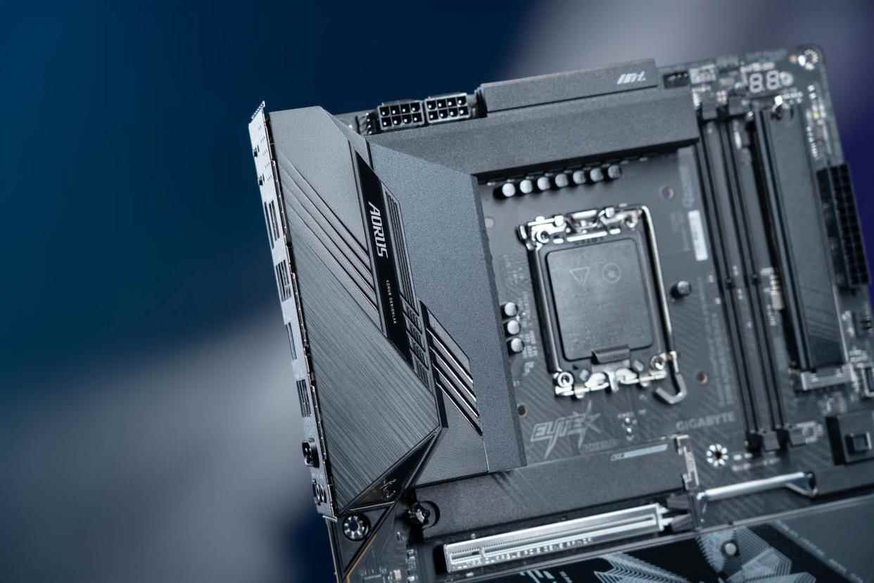 酷睿Ultra 200S Plus起飞! 技嘉Z890小雕DUO X主板测评