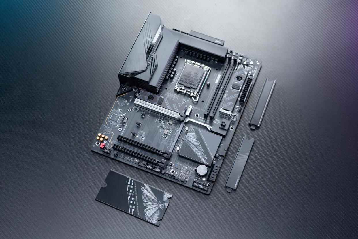 酷睿Ultra 200S Plus起飞! 技嘉Z890小雕DUO X主板测评