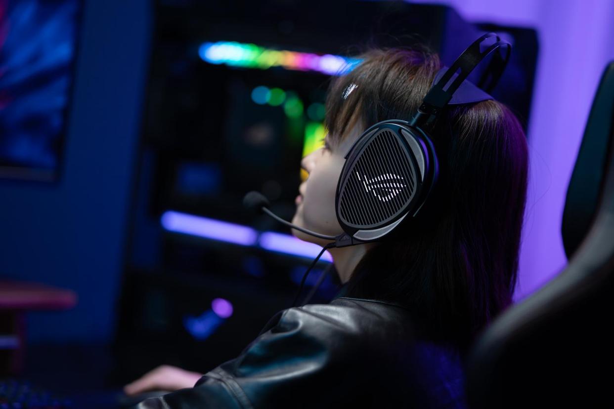 发烧级音质体验来袭! ROG臻世游戏耳机全面测评