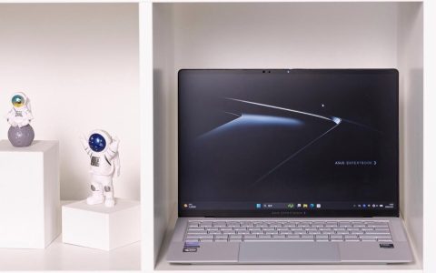 第三代酷睿Ultra重塑轻薄! 华硕破晓Ultra超便携AI笔记本全面测评