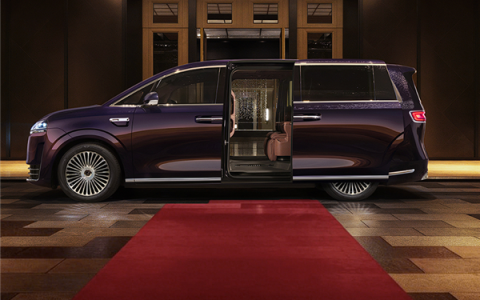 向丰田埃尔法亮剑！鸿蒙智行首款MPV智界V9预售：39.98万起