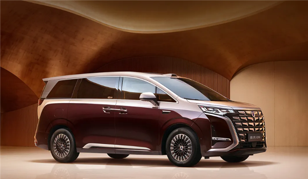 全球首台第二代腾势D9！比亚迪第1600万辆新能源车正式下线