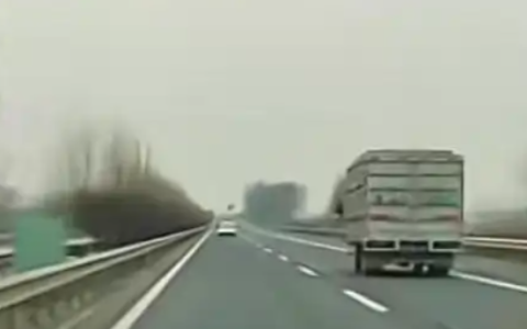 超车时按了一声喇叭致旁车司机耳聋 被索赔12万 法院判了