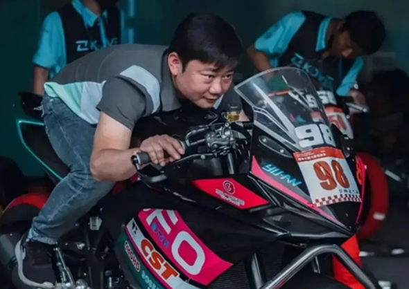 WSBK赛场上一战封神！张雪机车投资方已猛赚500%