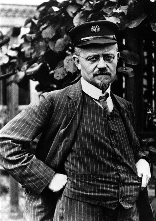 奥迪大V8 环保去他M