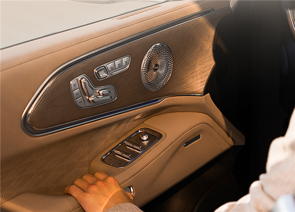 32.98万起 极氪8X上市：吉利系“宝马X5”杀到！