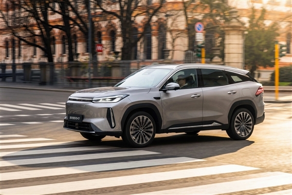 下一个爆款预定 吉利银河M7开售:13.98万起、航超1700km!