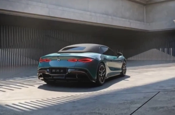 碾压千万级超跑！比亚迪腾势Z超跑全球首秀：零百加速2秒内