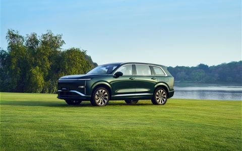 五菱再造亲民六座大车 星光L官图发布：配1.5L插混系统