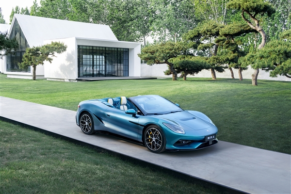 三电机超1000马力、零百2秒内！腾势Z软顶敞篷超跑官图发布