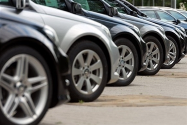 抹黑中国上瘾了！美国财政部长称中国电车就是烧煤的车 遭全网狂喷