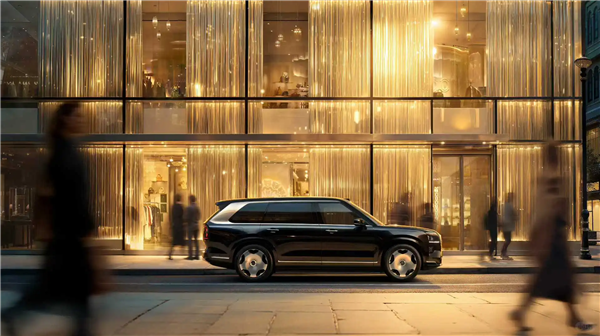 东风日产广告图被曝抄袭极氪、尚界！原作者点名呼吁尊重原创