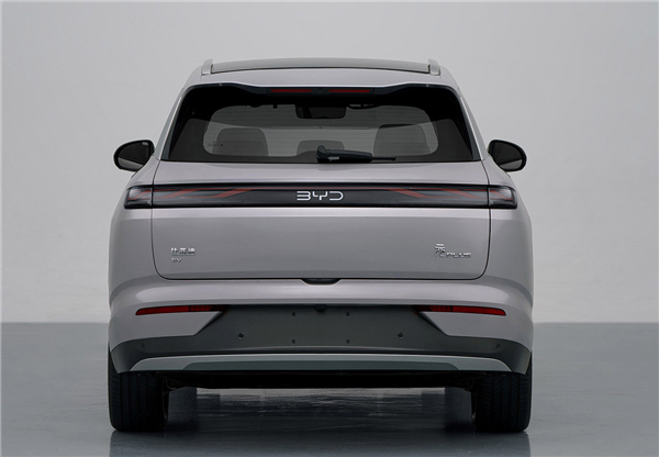 后驱平台打造 全新比亚迪元PLUS内饰官图发布：争议性设计全舍了