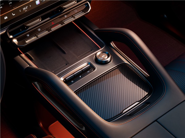 32.98万起 极氪8X上市：吉利系“宝马X5”杀到！