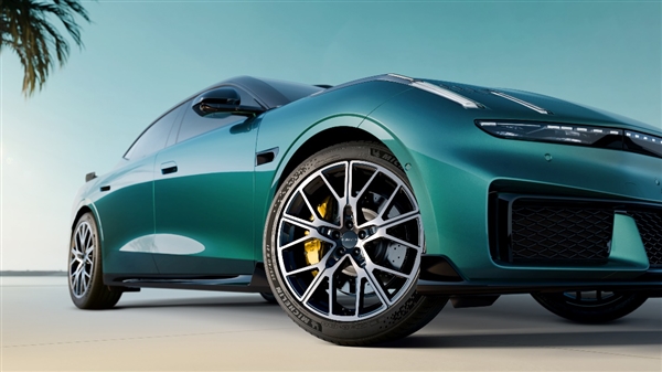 超越比亚迪 全球量产充电速度最快电车诞生：领克10&10+正式亮相