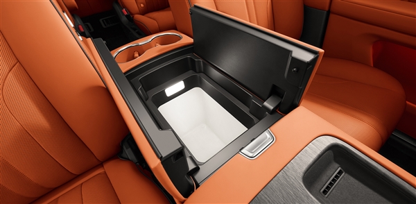 长城AI豪华旗舰大六座 魏牌V9X预售：37.18万起