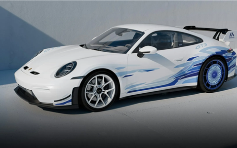 限量30台专供日本市场 保时捷推出911 GT3匠人版：独特渐变纹理