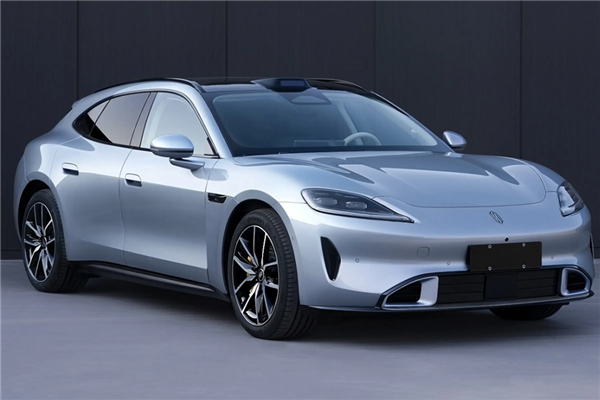 理想加价、小米降价 四月新车又有好戏看了