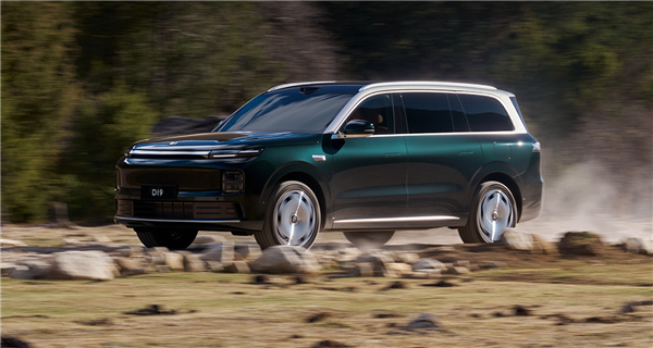 新势力销冠打出王炸!零跑旗舰SUV D19上市:21.98万起