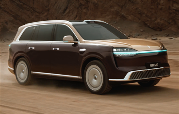 鸿蒙智行又一把利剑！问界M9L要来了：5.4米车长、定位行政级SUV