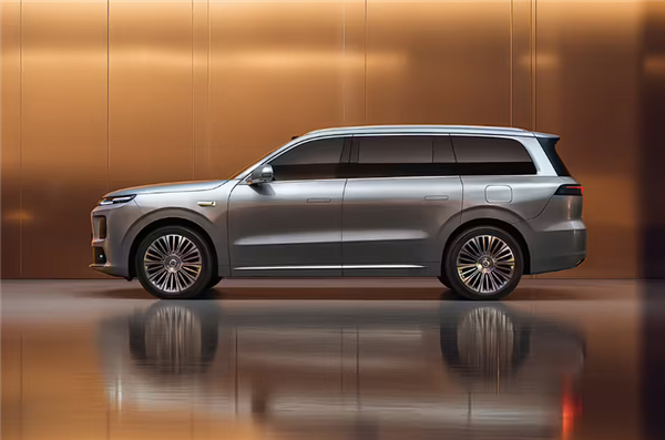 新势力销冠打出王炸!零跑旗舰SUV D19上市:21.98万起