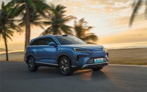 8年红利终结！香港电动车一换一收官：国产新能源被疯抢售罄