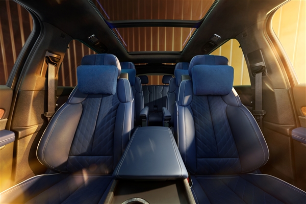 争锋问界、蔚来 凯迪拉克大六座纯电SUV凯威德上市：46.88万起