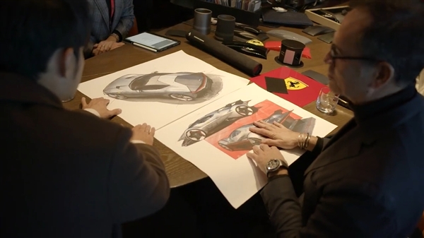 周杰伦现身意大利摩德纳 定制专属法拉利V12超级跑车