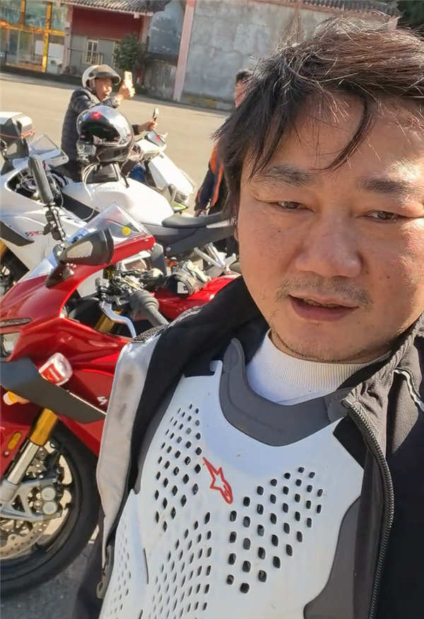 为了安全！张雪为新车设置了500km新手模式：电控拉满非常平顺