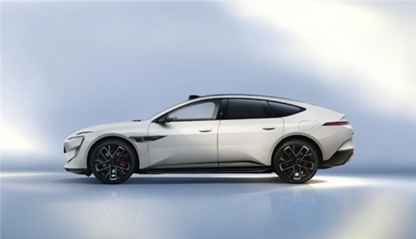 重磅空降！段奕宏出任新阿维塔12明星推荐官：50万内豪华首选