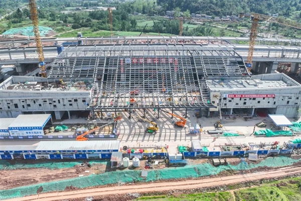 时速能跑400公里：成渝中线的3座新车站快好了