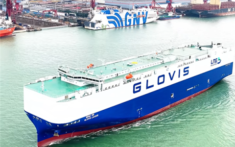 海上移动汽车城！中国制造全球首艘万车级运输船今日交付