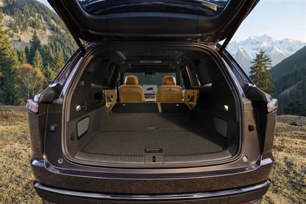 李斌掀大五座SUV市场桌子！乐道L80预售：租电仅15.98万起